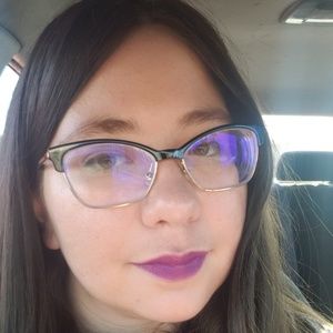 Meet your Posher, Carly